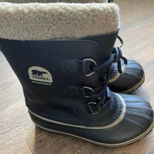 Lightly used kid’s Sorel Snowboots